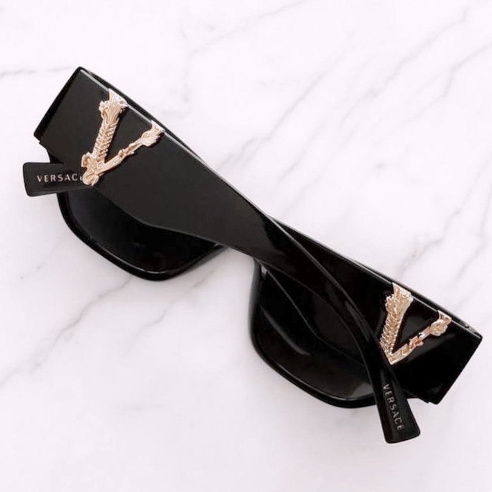 ❌SOLD❌ New Versace Sunglasses - Picture 15 of 16